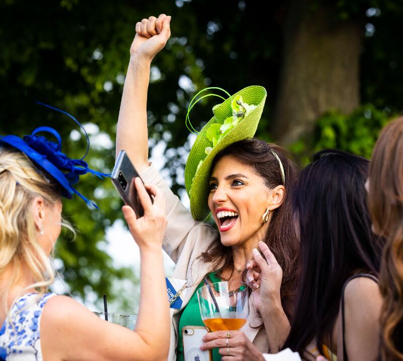 win cheer windsor races