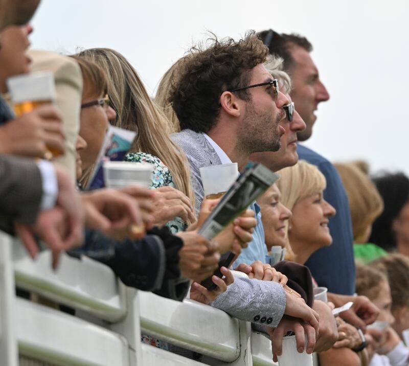 betslips watching race